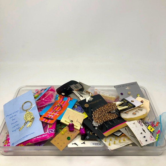 Lot of Costume Jewelry Repurpose Craft Lot - Picture 1 of 16